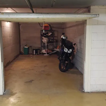 Con Free Parking E Wifi Côme