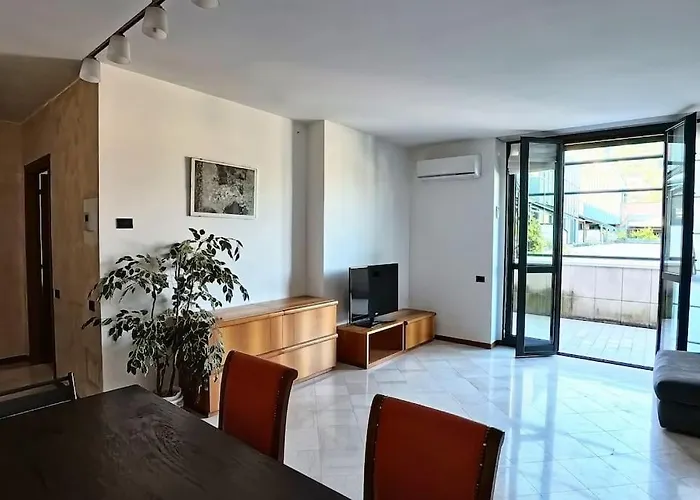 Con Free Parking E Wifi Apartmán Como