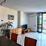 Con Free Parking E Wifi Apartament Como